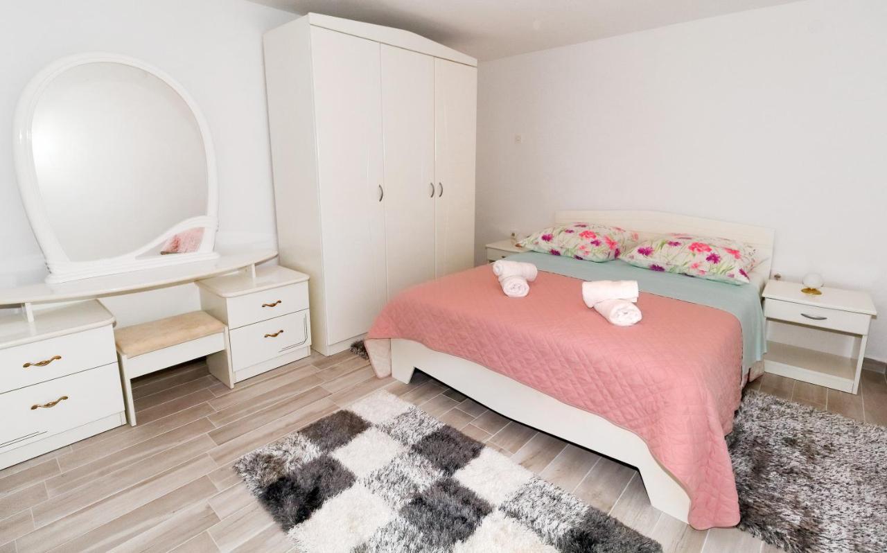 Apartman Nika - Marija Макарська Екстер'єр фото